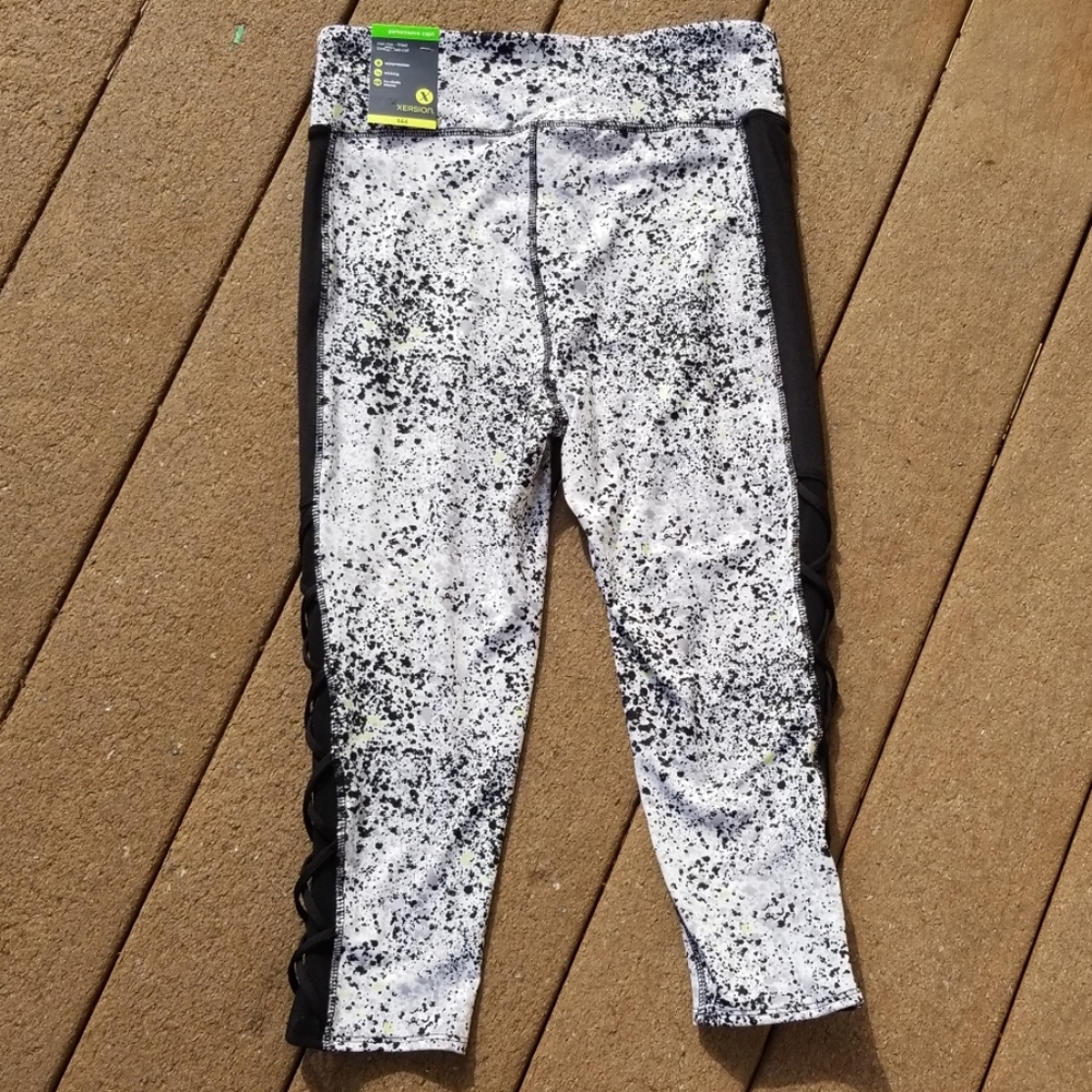 Xersion Mid-Rise Performance Capris NWT - Picture 2 of 8